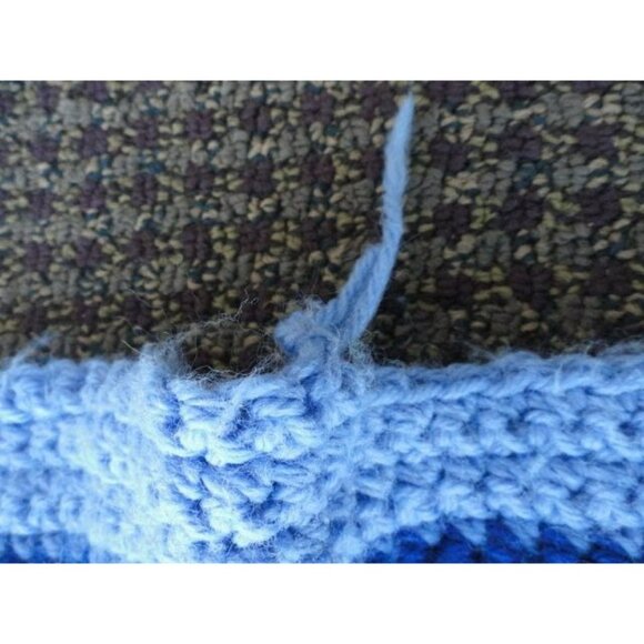 Vtg Very Large Handmade Crocheted Bedspread Afghan Blues Green White Square - Picture 8 of 10